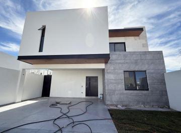 Casa de 4 habitaciones, Saltillo · Casa en Venta en La Escondida Al Norte de La Ciudad