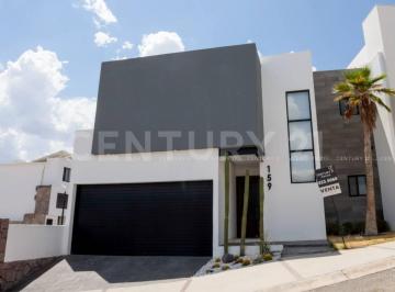 Casa · 261m² · 3 Recámaras · 4 Estacionamientos · Casa en Venta en Fraccionamiento Torralba Chihuahua, Chih.