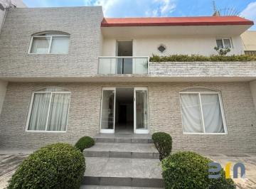 Casa · 350m² · 3 Recámaras · 2 Estacionamientos · Paseo de Las Palmas. Casa en Venta