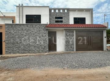 Casa · 380m² · 3 Recámaras · 4 Estacionamientos · Casa en Venta en Tequisquiapan, Querétaro