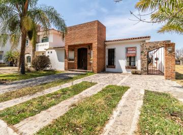 Casa de 3 habitaciones, Tlajomulco de Zúñiga · Casa en Venta, Colinas de Santa Anita. Tlajomulco de Zúñiga, Jalisco