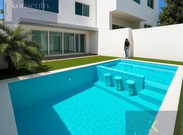 Casa · 280m² · 5 Recámaras · 3 Estacionamientos · Casa en Fraccionamiento Residencial El Refugio