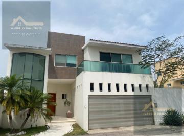 Casa · 340m² · 3 Recámaras · 2 Estacionamientos · Casa en Renta en Fracc. Las Palmas, Medellin de Bravo, Veracruz
