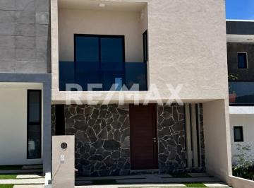Casa en condominio · 140m² · 3 Recámaras · Venta Casa Capital Sur - (4)