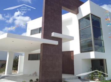 Casa en condominio · 320m² · 4 Recámaras · 3 Estacionamientos · Hermosa Casa en Residencial Cumbres Cancun