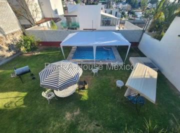 Casa de 3 habitaciones, Querétaro · Villas del Mesón, Venta. Casa con Sala de Tv, 3 Recámaras, Alberca, Estudio
