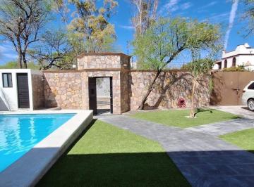 Casa · 350m² · 4 Recámaras · 1 Estacionamiento · Casa - Villa de Los Frailes