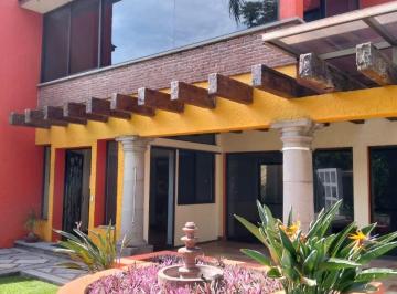 Casa de 5 habitaciones, Cuernavaca · Bonita Casa Estilo Cuernavaca Dentro de Fraccionamiento