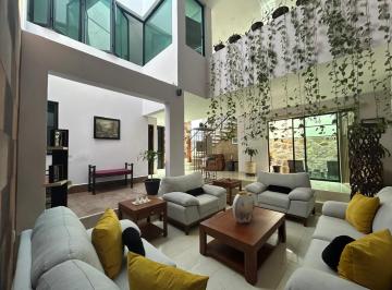 Casa de 4 habitaciones, Tlajomulco de Zúñiga · Residencia en Venta 510 m² – 4 Recámaras, Roof Top, Alberca – Fracc. Tres Reyes, Cajititlán – $10,17