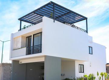 Casa · 210m² · 3 Recámaras · 2 Estacionamientos · Casa en Fraccionamiento Perisur