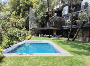 Casa en condominio · 500m² · 5 Recámaras · 4 Estacionamientos · Casa en Renta en Avándaro con Alberca y Vista Al Bosque