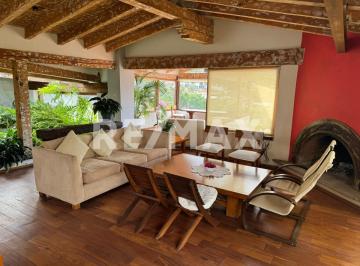 Casa · 196m² · 4 Recámaras · 3 Estacionamientos · Casa en Venta - (4)