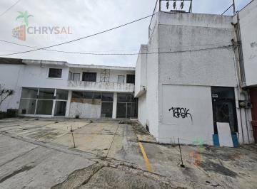 Edificio · 3 Estacionamientos · Edificio Comercial en Av Alvaro Obregón Cd Madero, Tam