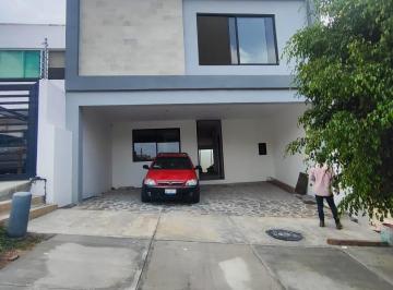 Casa de 4 habitaciones, León · Casa Nueva en Venta Barranca del Refugio 4 Recamaras