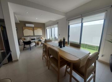 Casa · 232m² · 3 Recámaras · 2 Estacionamientos · Casa en Querétaro Moderno