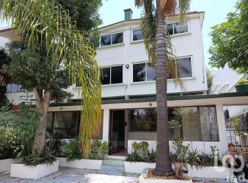 Casa · 352m² · 4 Recámaras · 3 Estacionamientos · Casa en Venta en Lomas del Huizachal, Naucalpan, Edo. Mex. ¡Aceptamos Créditos Hipotecarios!