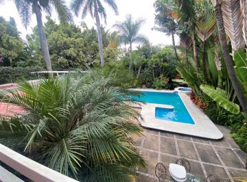 Casa de 5 habitaciones, Cuernavaca · Oportunidad! Casa Dentro de Fraccionamiento con Seguridad