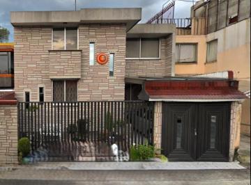Casa de 4 habitaciones, Naucalpan de Juárez · Hermosa Casa en Venta de Remate en Lomas Verdes 1a Secc Naucalpan