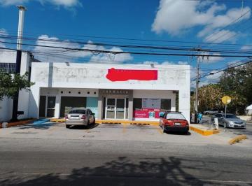 Local comercial · 157m² · 5 Estacionamientos · Local en Cancún con Estacionamiento en Esquina