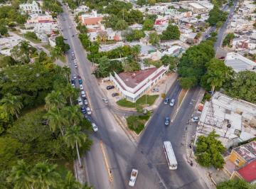 Local comercial · 244m² · 20 Estacionamientos · Local en Mérida en Esquina de Avs Principales