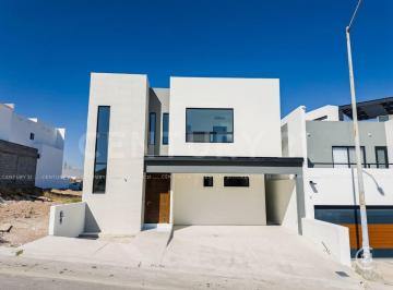 Casa · 212m² · 3 Recámaras · 2 Estacionamientos · Casa en Venta en Fraccionamiento Condesa Rejon I Chihuahua, Chih.