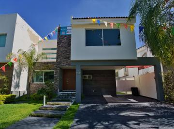 Casa Venta 335m² de 3 habitaciones · Casa en Venta Valle Real en Coto Las Rosas