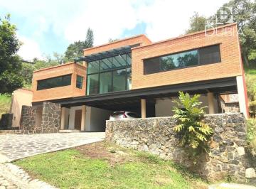 Casa de 3 habitaciones, Coatepec · Naturaleza, Privacidad y Estilo en Casa Campestre en Coatepec!