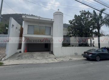 Casa · 580m² · 4 Recámaras · 5 Estacionamientos · Casa en Venta en San Javier