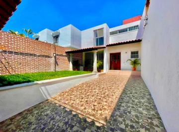 Casa de 3 habitaciones, Cuernavaca · Venta Excelente Casa en Privada Zona Dorada Vista Hermosa