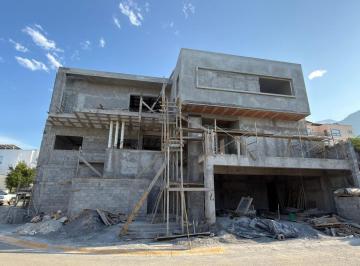 Casa de 4 habitaciones, Monterrey · Casa en Venta en Monterrey Zona Carretera Nacional Sierra Alta