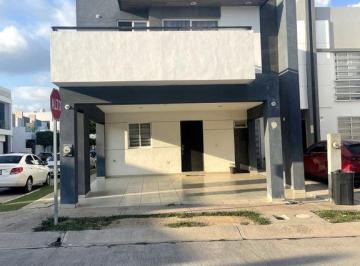 Casa · 170m² · 3 Recámaras · 2 Estacionamientos · Casa en Bosques del Rey Br56