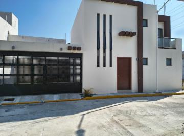 Casa · 150m² · 3 Recámaras · 2 Estacionamientos · Casas Nuevas en Col. Graciano Sánchez, Boca del Río, Veracruz