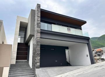 Casa · 397m² · 4 Recámaras · 3 Estacionamientos · Casa en Venta en Castaños del Vergel, Monterrey Nl