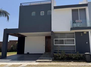 Casa de 4 habitaciones, Tlajomulco de Zúñiga · Casa Venta Arbolada Bosques de Santa Anita