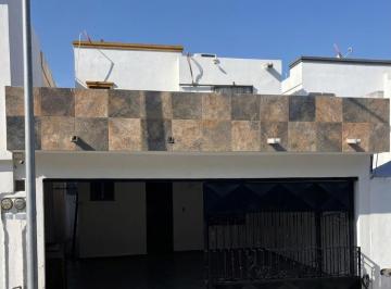 Casa · 105m² · 3 Recámaras · 2 Estacionamientos · Casa en Jardines de San Patricio, Apodaca Nl