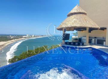 Casa · 1320m² · 6 Recámaras · 6 Estacionamientos · Casa en Fraccionamiento Real Diamante en Venta