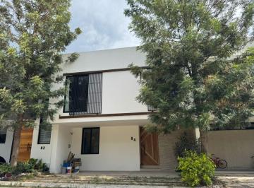 Casa en condominio de 3 habitaciones, Zapopan · Casa en Venta en Fraccionamiento Privanza – Estilo, Elegancia y Confort