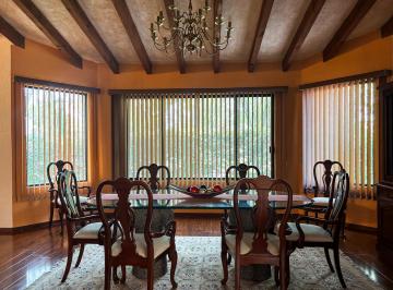 Casa · 460m² · 3 Recámaras · 2 Estacionamientos · Casa en Venta en La Privada Jurica