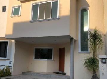 Casa en condominio · 200m² · 3 Recámaras · 2 Estacionamientos · Casa Renta en Nueva Galicia, Tlajomulco, Jal.