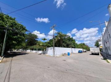 Terreno / Lote · 3530m² · 1 Recámara · 1 Estacionamiento · Terreno Comercial Uso Mixto en Calle 7 Sur Playa del Carmen.