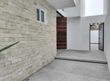 Fachada · Casa Nueva en Venta en Lomas de Juriquilla 4 Recamaras / 1 Recamara Pb / Roof Garden