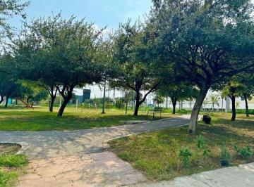 Casa · 90m² · 3 Recámaras · 2 Estacionamientos · Fraccionamiento con Acceso Controlado y a Unos Minutos del Aeropuerto