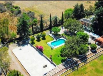 Casa · 655m² · 8 Recámaras · 40 Estacionamientos · Rancho El Potosino