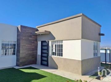 Casa · 75m² · 3 Recámaras · 1 Estacionamiento · Casa Equipada en Venta Privadas de Valencia 3 Rec 2 Baños