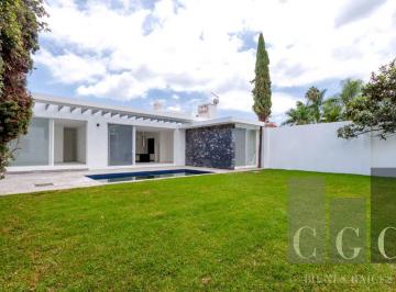 Casa · 430m² · 4 Recámaras · 3 Estacionamientos · La Casa Perfecta Si Existe y Puede Ser Tuya