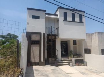 Casa de 4 habitaciones, Monterrey · Casa en Venta en Lomas del Paseo, Zona Sur de Monterrey, N. L.