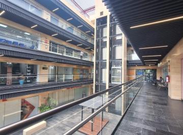 Local comercial · 67m² · Local en Plaza Ikonos