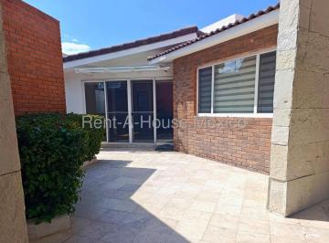 Casa de 4 habitaciones, Querétaro · Venta Casa en Juriquilla 1 Planta 4 Recámaras 650 m Mm²5 - 3377