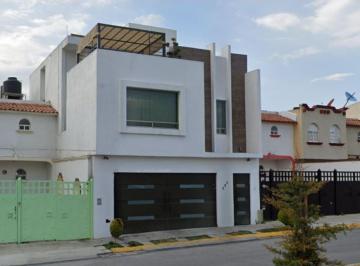 Casa de 4 habitaciones, Pachuca · Casa en Venta en Puerta de Hierro Pachuca, Excelente Oportunidad!