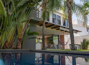 Casa en condominio de 4 habitaciones, Emiliano Zapata · Estilo, Confort y Encanto con Esta Hermosa Casa en Paraíso Country Club